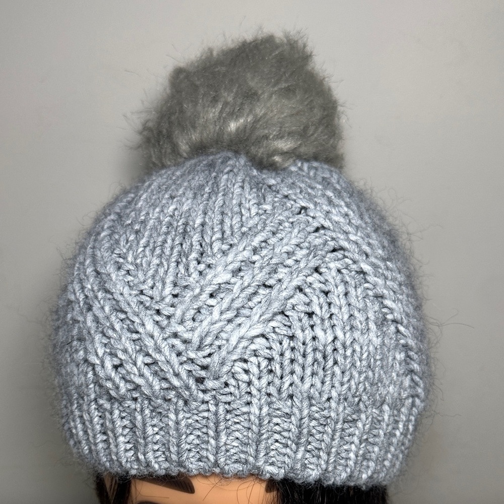 Andrei & Torresi Gray Knit Pom-Pom Beanie